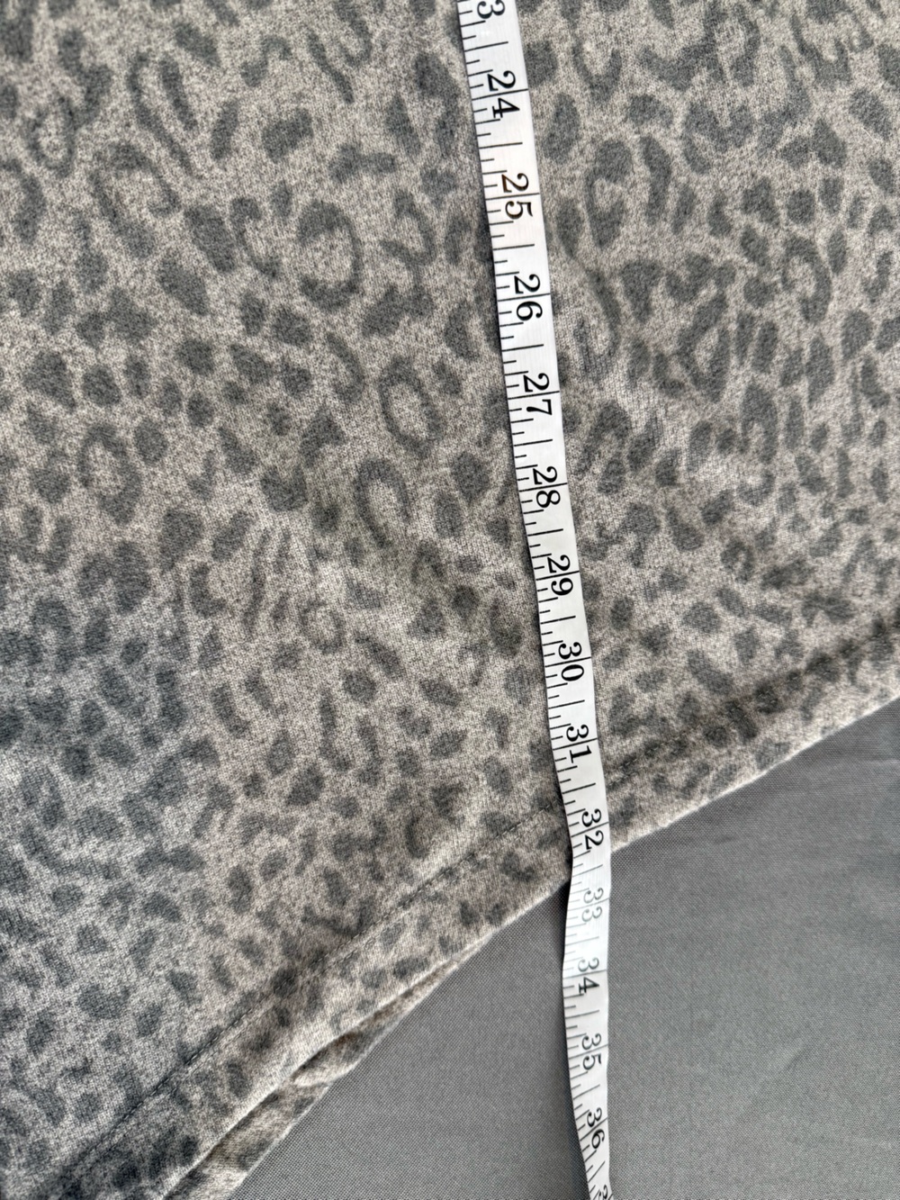 AVE Leisure Plus Size 22/24 Gray Leopard Print Tunic Top NWT - Picture 5 of 9